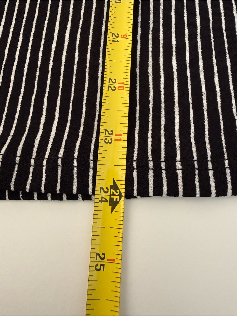 Adrianna Papell Black White Vertical Striped V-Neck Blouse Top Size L - Picture 9 of 9